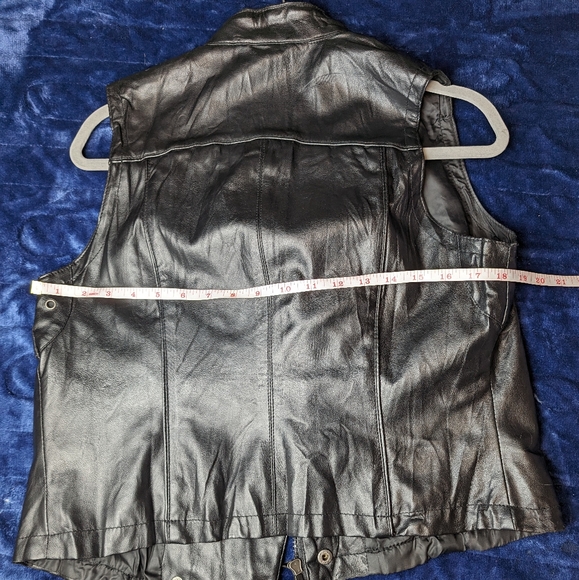 "Miley Cyrus" faux leather vest (L) - Picture 7 of 9